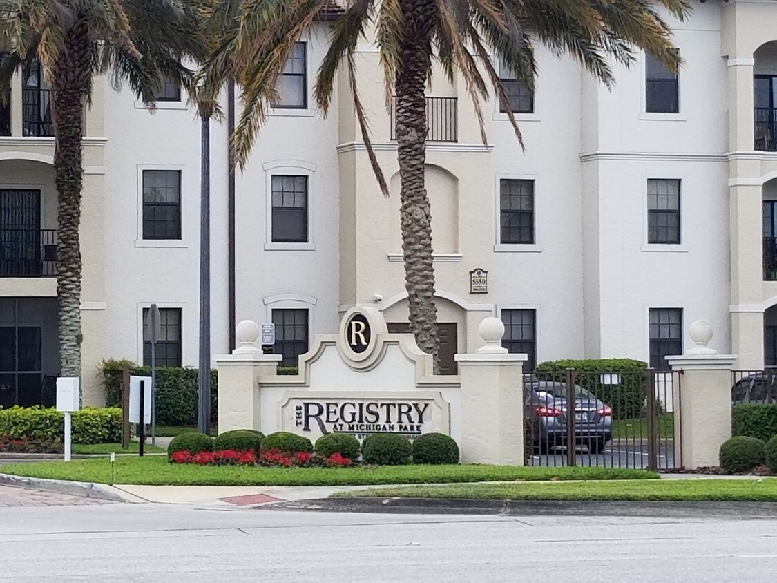 Foto principal - 5550 E Michigan St