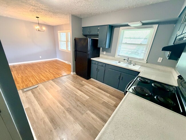 Photo - 1134 Oakwood Dr House