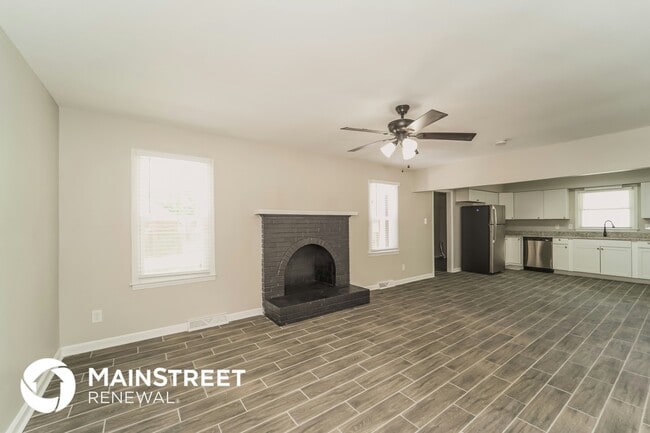 Foto del edificio - 6022 Farm Pond Ln