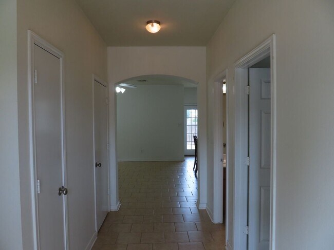 Building Photo - 4115 McFarland Dr