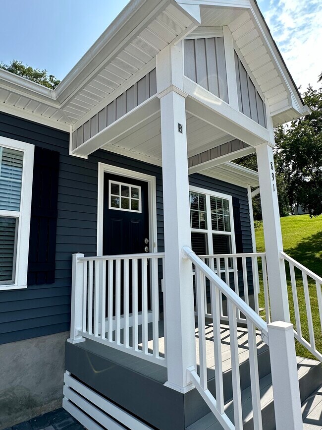 Beautiful exterior with plenty of detail - 891 Old Vinton Mill Rd NE Unit B