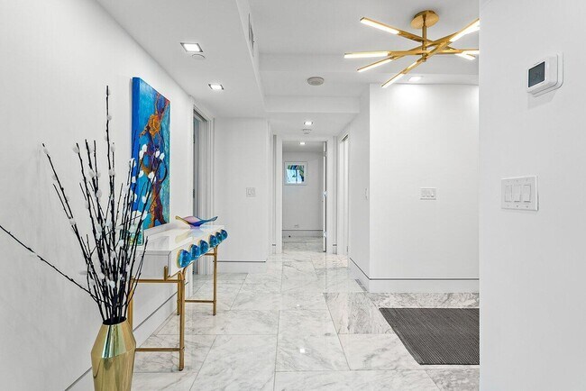 Foto del edificio - 3211 S Ocean Blvd