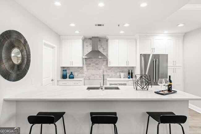 Building Photo - 270 17th St NW
