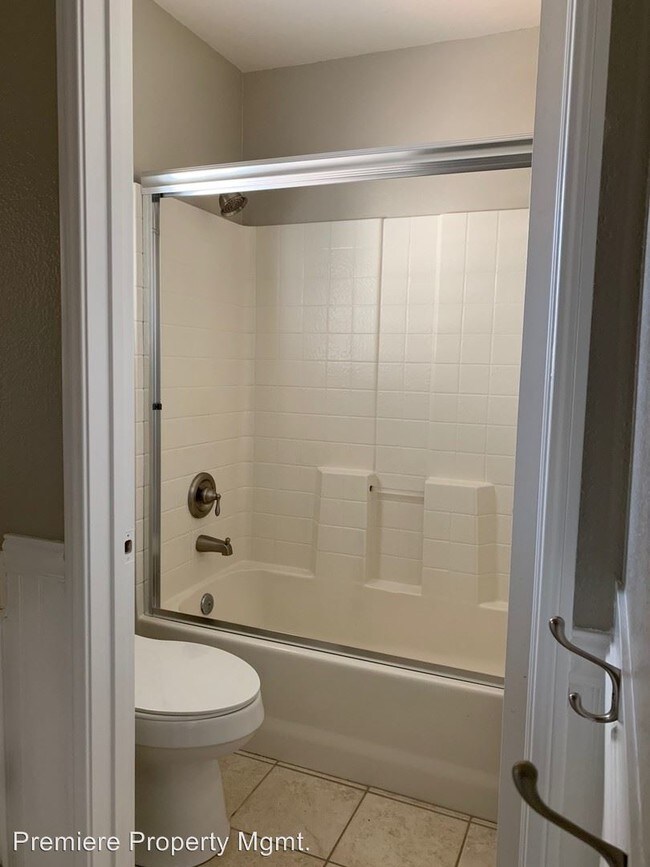 Building Photo - 4 br, 2.5 bath House - 1350 Calle Goya