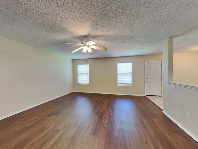 Building Photo - 2310 Graystone Dr