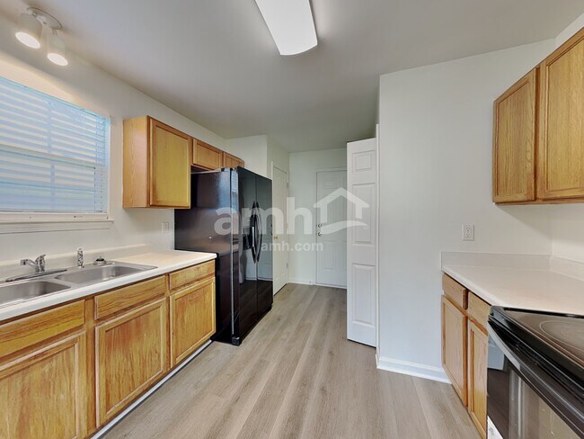 Building Photo - 1516 Clover Ridge Ct