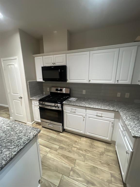 Building Photo - 13811 Leabrandon Ln