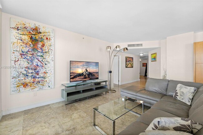 Foto del edificio - 17555 Atlantic Blvd