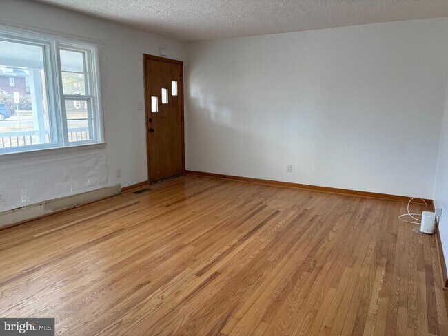 Foto del edificio - 8105 Winchester Ave