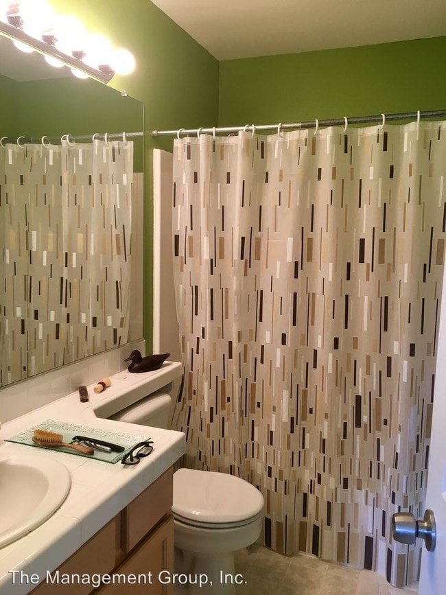 Building Photo - 11009 SE 18th St