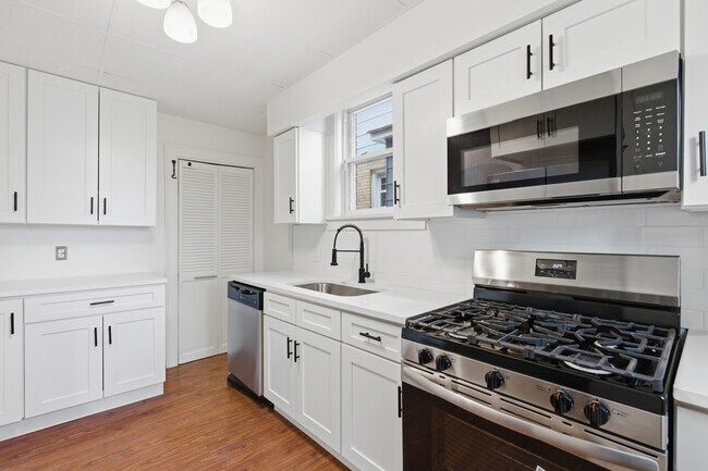 Foto del edificio - 240 Ridgewood Ave
