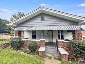 Building Photo - 525 53rd St Ens
