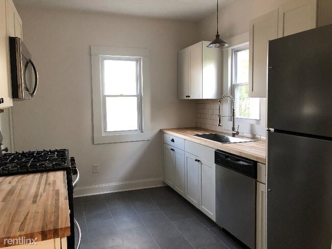 Foto del edificio - 15406 Hilliard Rd