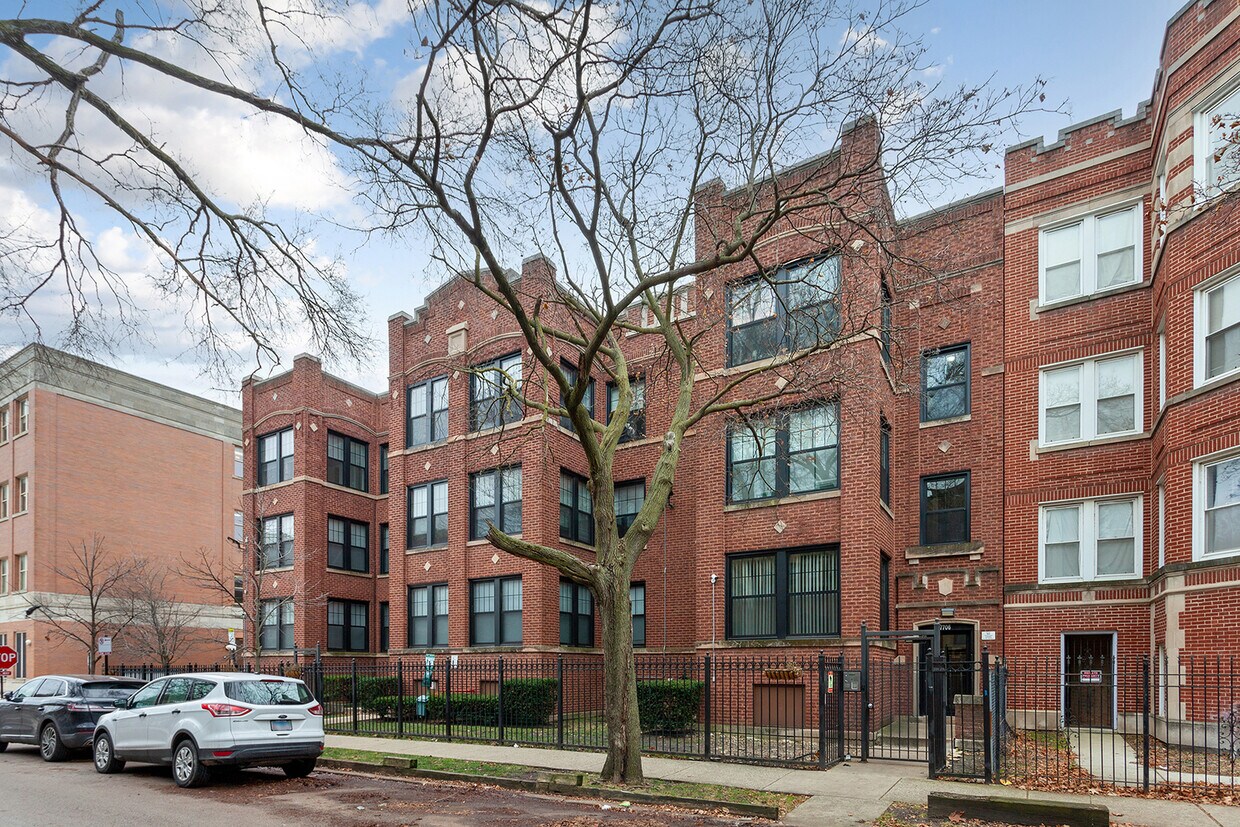 Foto principal - 7700 N Marshfield Ave