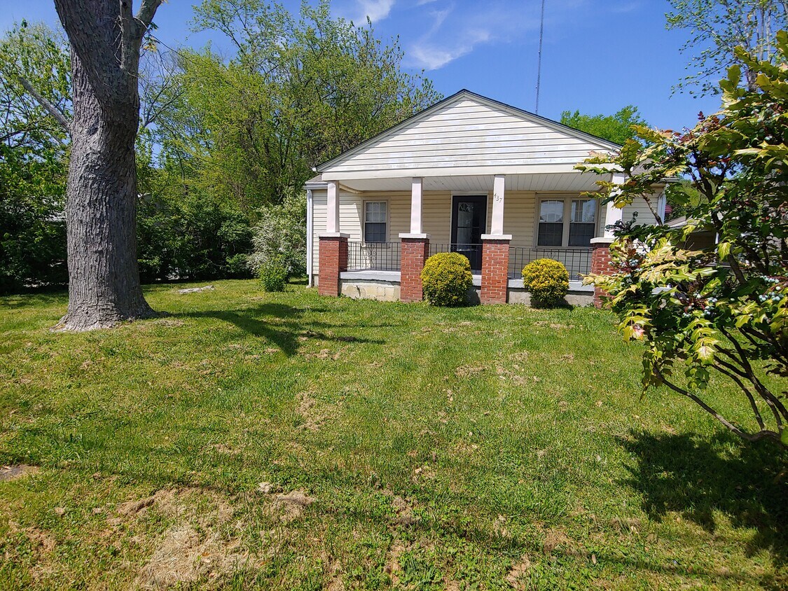 Foto principal - 437 Cedar Ave