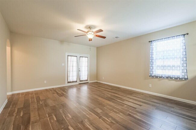 Foto del edificio - 5114 Harbor Palm Dr