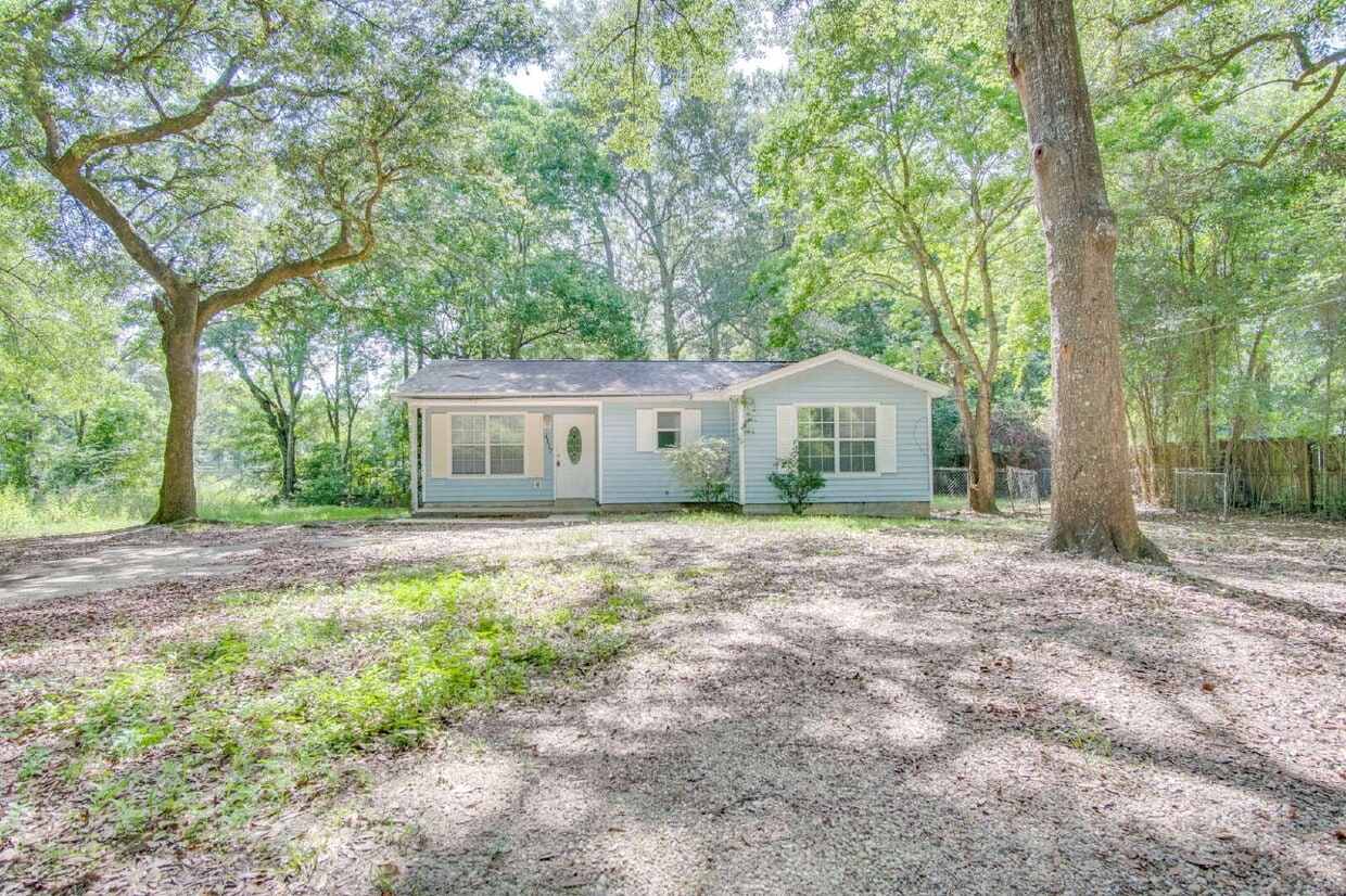 Foto principal - Pet-Friendly 3/2 Home Off Hwy 90 – Conveni...
