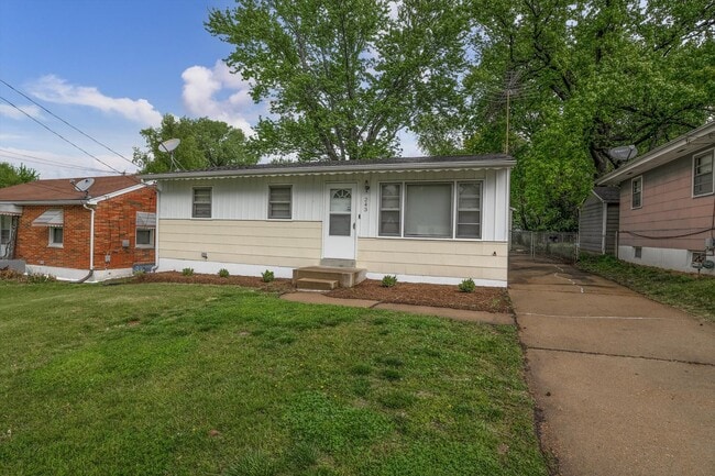 Building Photo - 243 Reasor Dr