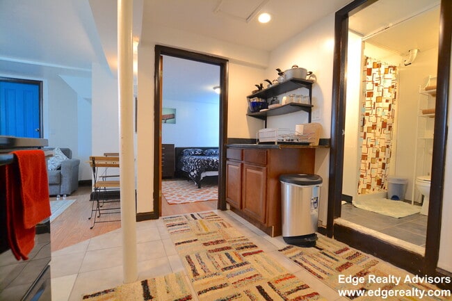 Building Photo - 57 S Crescent Circuit