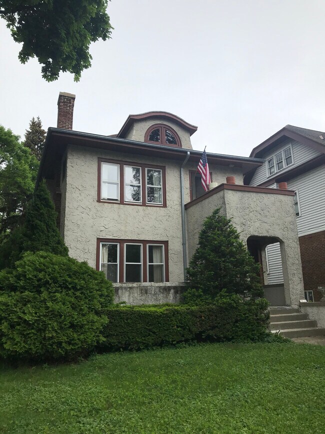 Foto del edificio - 5628 W Washington Blvd