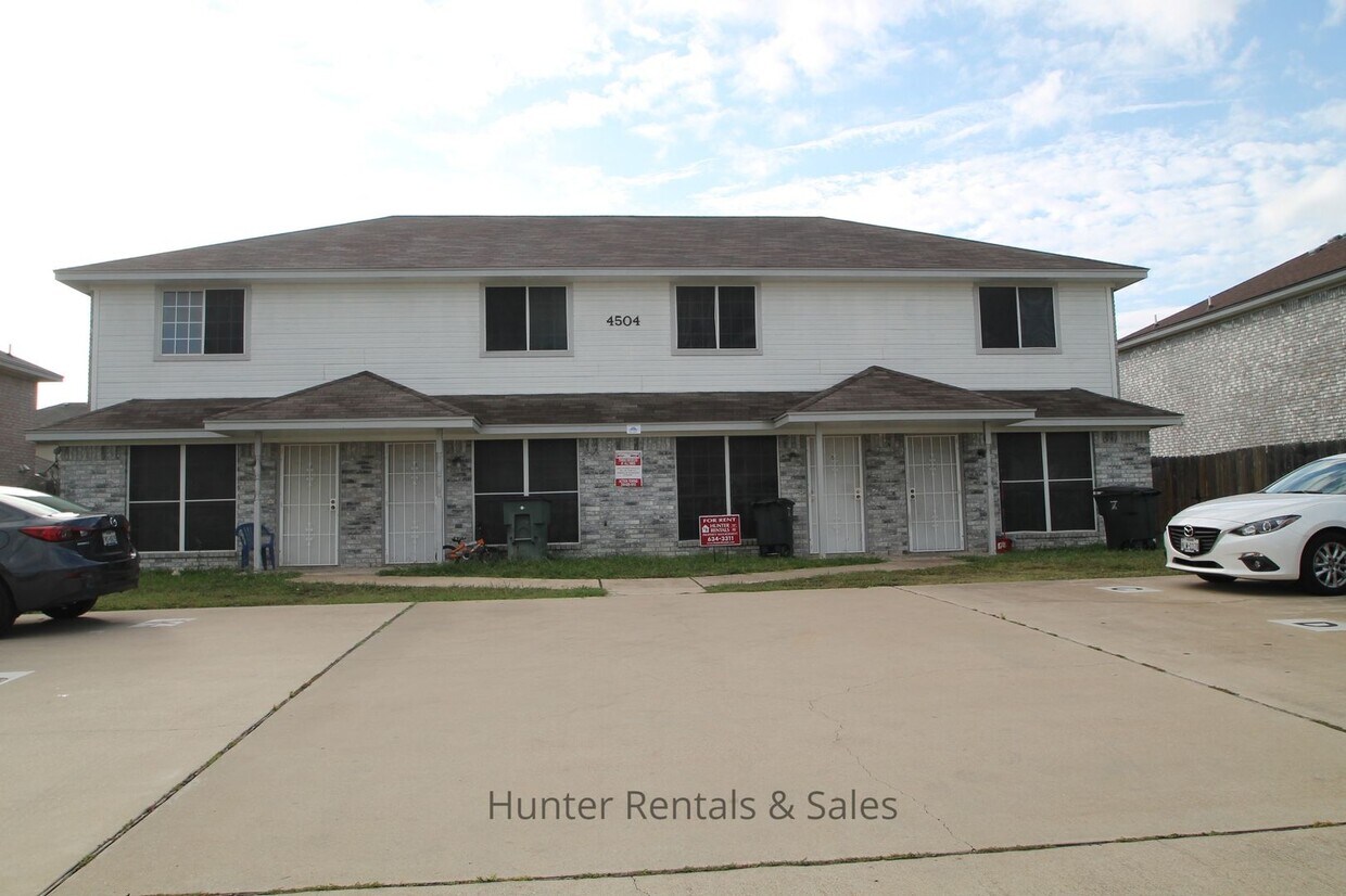 Primary Photo - Perfect Two-Bedroom!