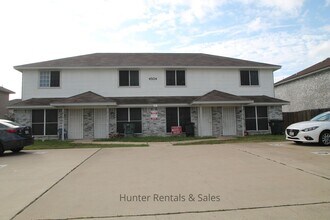 Building Photo - 4504 Jeff Scott Dr