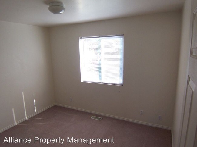 Building Photo - 660 S 430 W