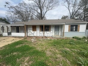 Building Photo - 320 Lawrence Rd