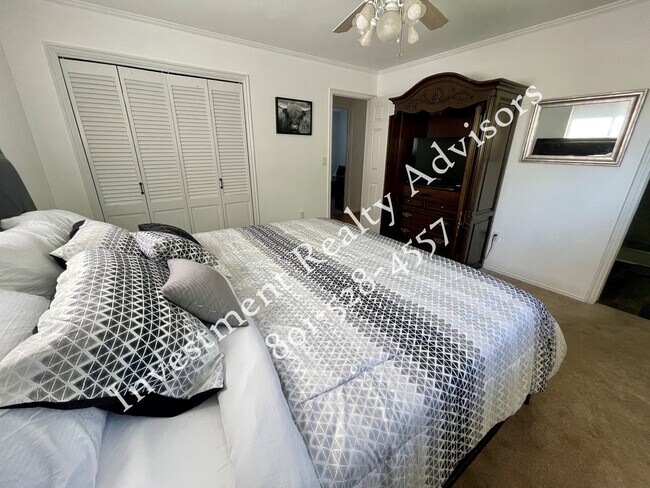 Building Photo - Beautiful Family Home