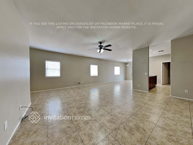 Foto del edificio - 2310 N 92nd Dr