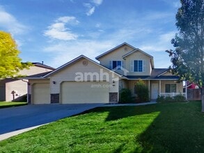 Building Photo - 495 E Whitbeck St