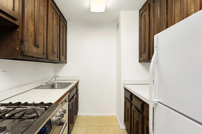 Photo - 201 W 70th St Apartment