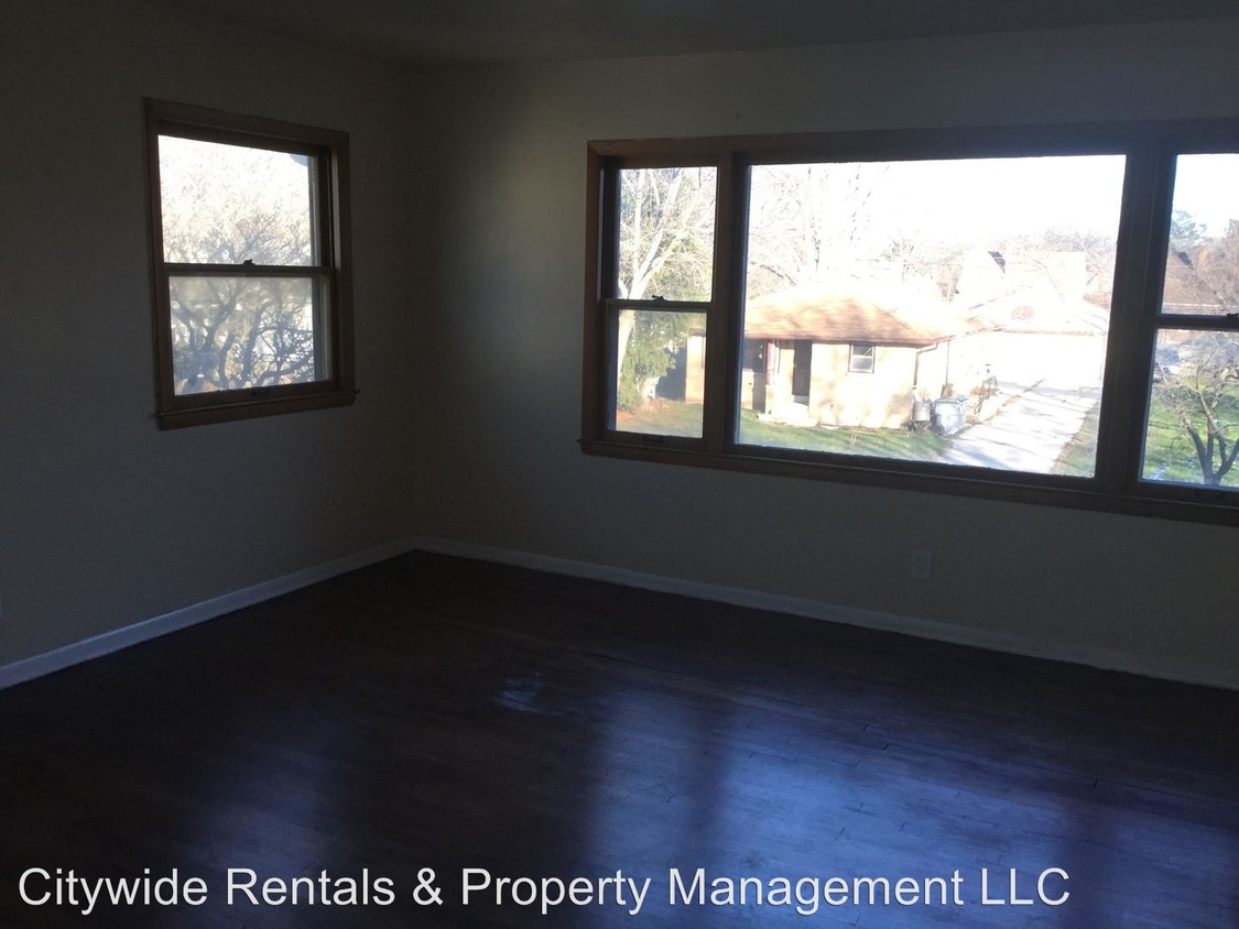Building Photo - 4439-4441 N 50th St