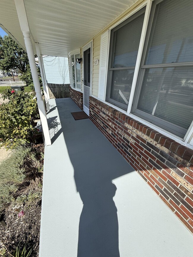 Building Photo - 439 Risley Rd