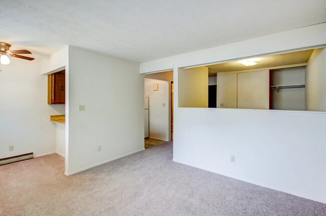 Building Photo - West Wind Apartments