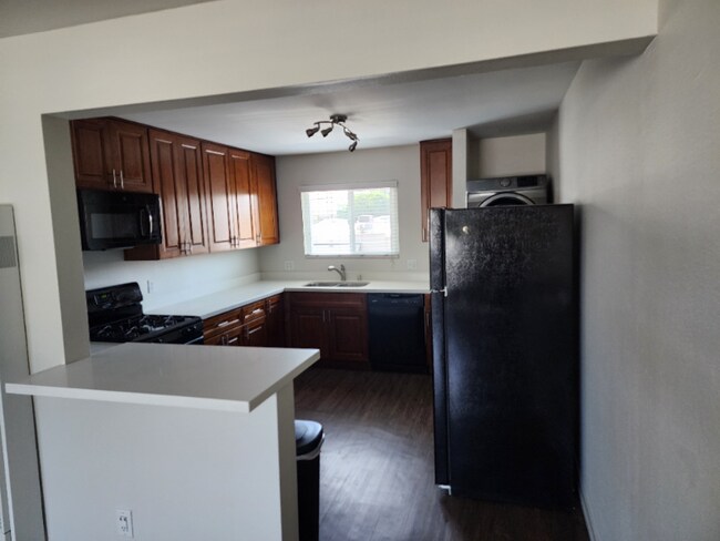 Building Photo - 4214-4218-4218 Harbinson Ave