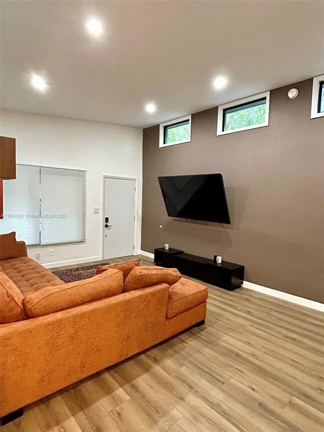 Foto del edificio - 2631 Roosevelt St
