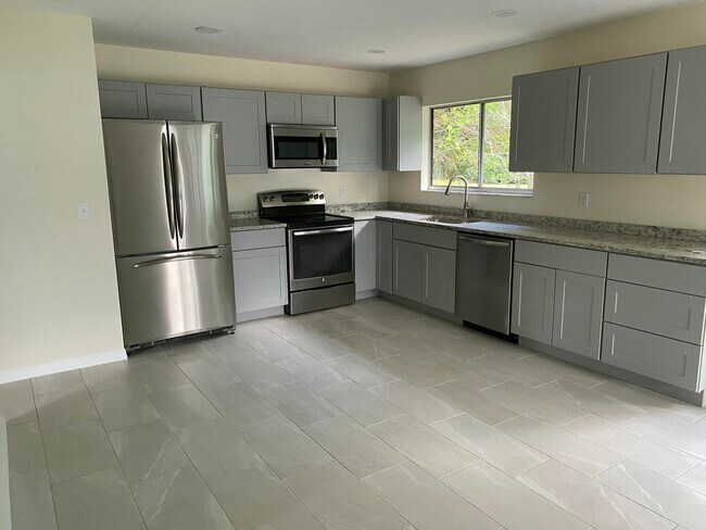 Foto del edificio - 255 SW Bridgeport Dr