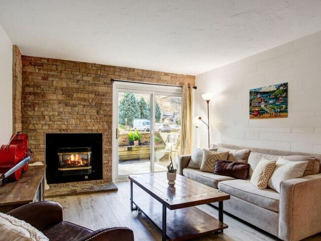 Foto del edificio - 1061 W Beaver Creek Blvd