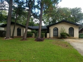 Building Photo - 4018 Strathmore Dr