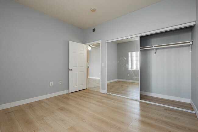 Building Photo - 3318 N Decatur Blvd