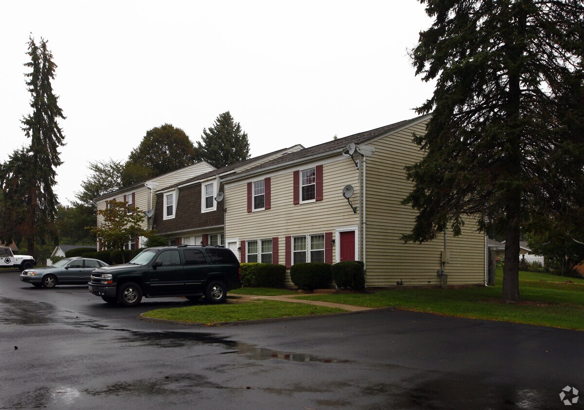 Building Photo - 248 Otterbein Dr