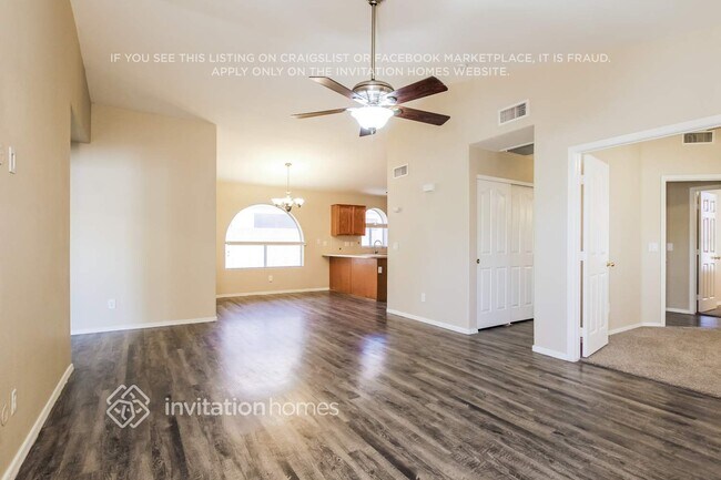 Foto del edificio - 12537 W Cambridge Ave