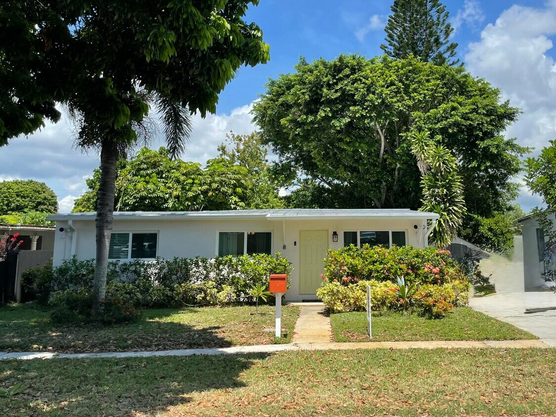 Foto principal - 5523 Columbus Rd