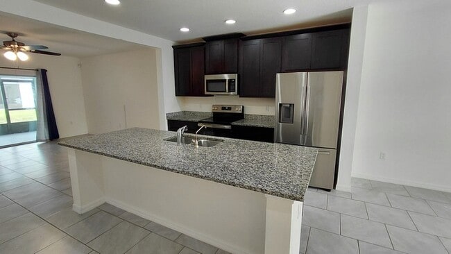 Foto del edificio - Beautiful 3-bedroom, 2.5-bath Townhome