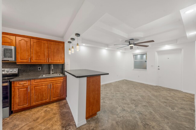 Building Photo - 2575 SW 27th Ave