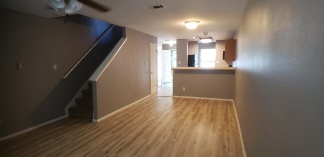 Foto del edificio - 19 Autumn Pass