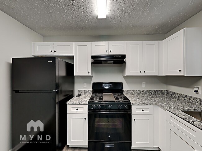 Foto del edificio - 5657 Riding Woods Dr SW