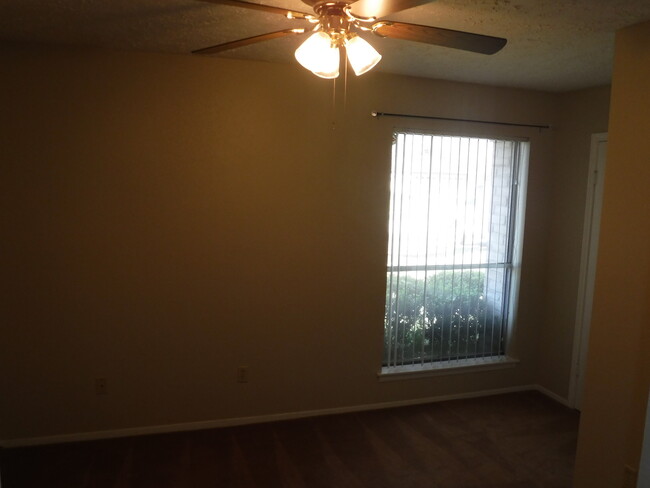 Guest bedroom 1 with large closet - 414 Buoy Rd