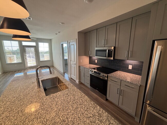 Foto del edificio - 216 Flint Rdg Rd